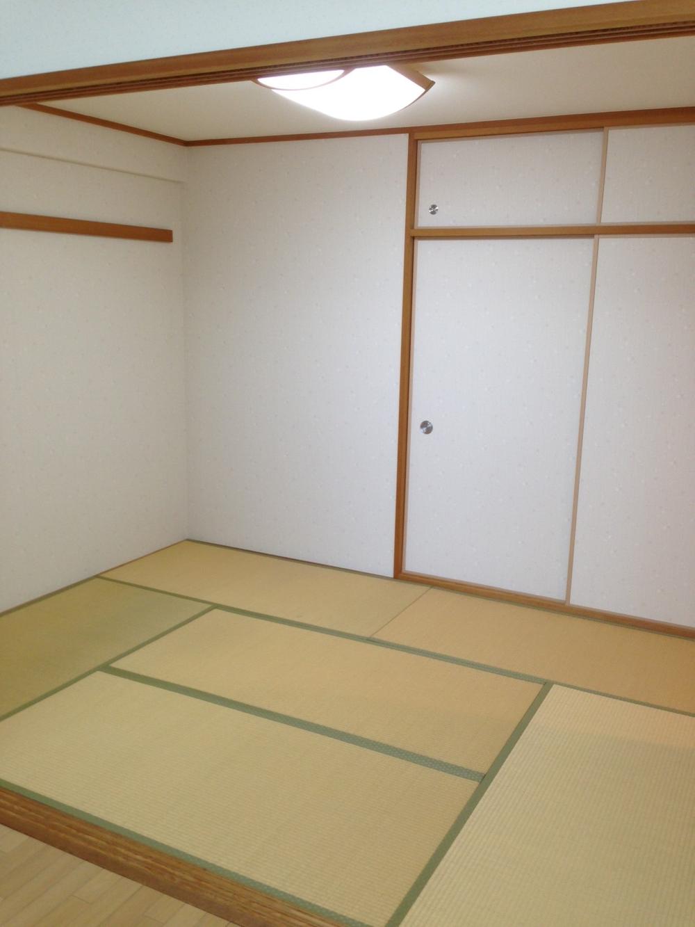 Non-living room. Indoor (11 May 2013) Shooting