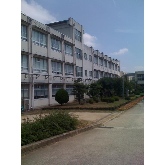 Junior high school. Niwashirodai 160m until junior high school