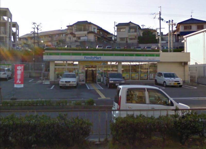 Convenience store. 697m to FamilyMart hut-cho, three-chome