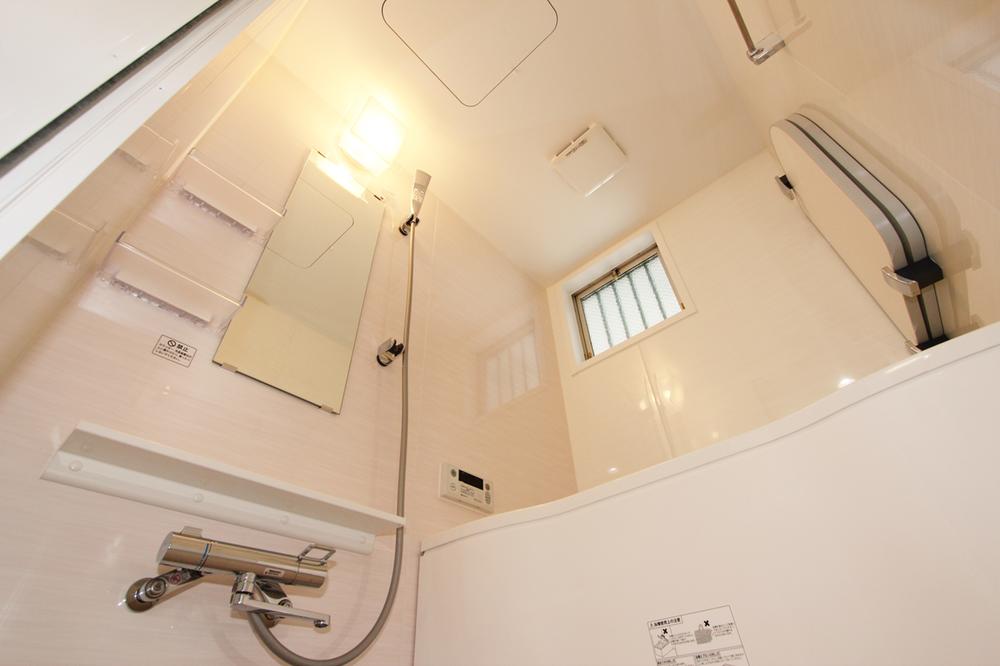 Bathroom. 1216 the size of the system bus, Of House Tech "LL". Care Ease Smile floor.