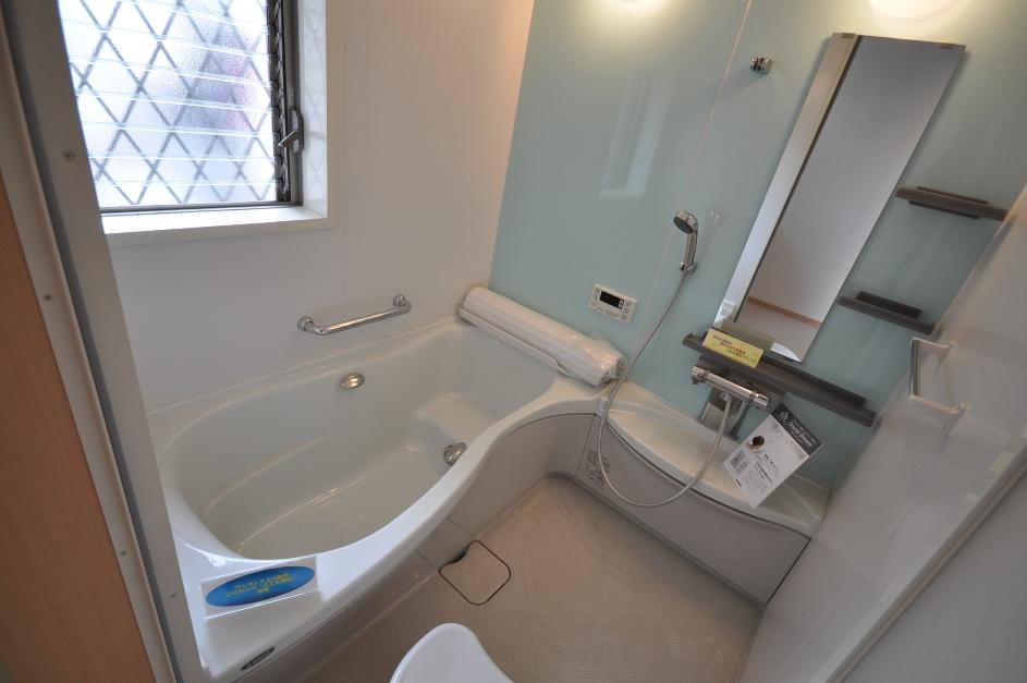 Bathroom. In unit bus of 1 pyeong type, It is the size that comfortably put in extending the leg. Yamaha, Thermos bathtub