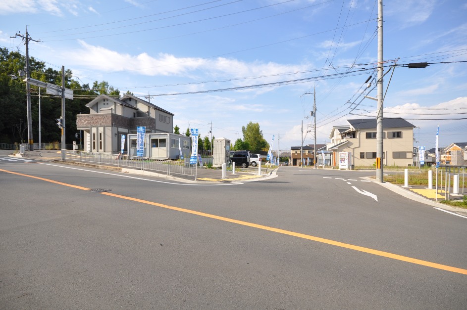 Streets around. Local entrance local entrance