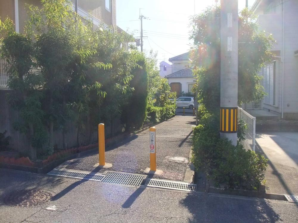 Local photos, including front road. Local (10 May 2013) Shooting, It has become a pedestrian-only road. 