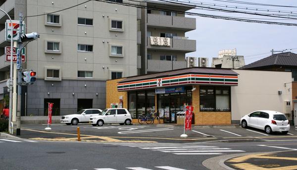 Convenience store. 1700m until the Seven-Eleven Sakai Doto-cho shop