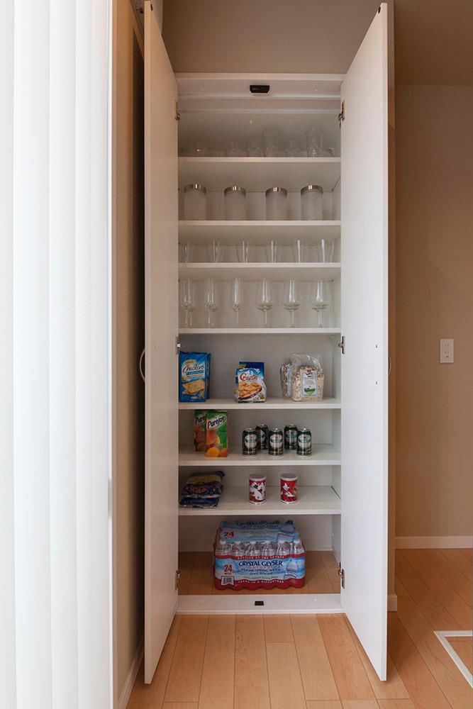 Receipt. Of food stock up or rice bin, Pantry can be stored until the hot plate is very useful in the kitchen hotel.