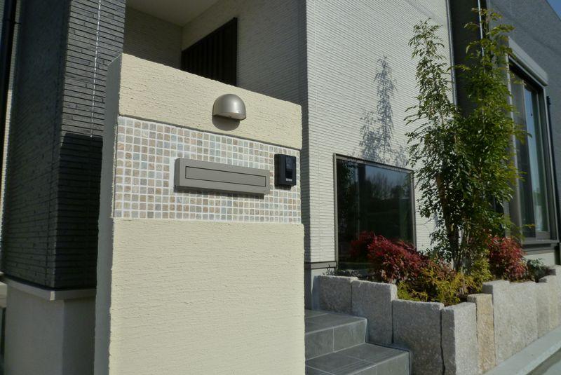 Rendering (appearance).  [Appearance construction case] In original gatepost and planting, The production feel the four seasons ・  ・  ・