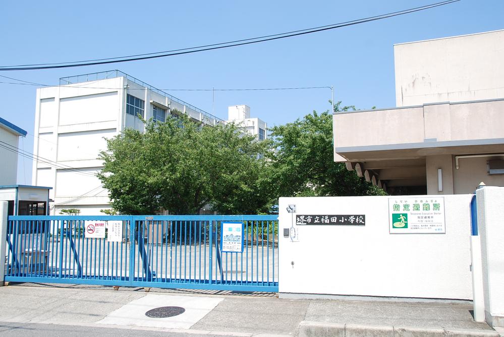 Primary school. 640m to Sakai City Fukuda Elementary School