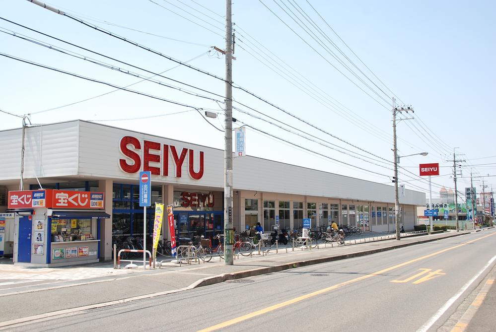 Supermarket. 320m to Super Seiyu Sakai Fukuda shop