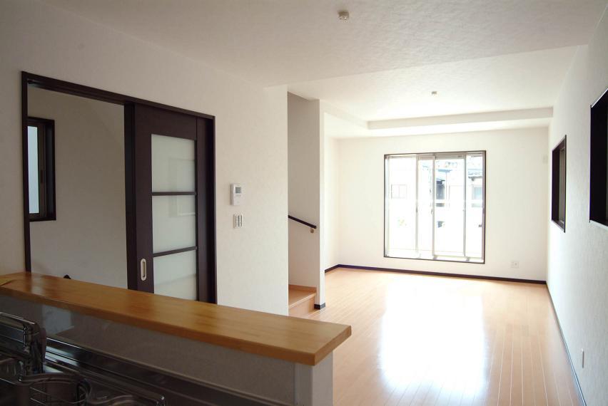 Living. Same specifications