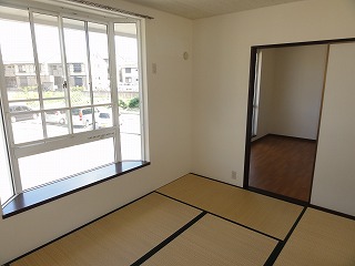 Other room space. Has become a soothing space (Japanese-style). 