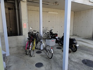 Other common areas. There is bicycle storage