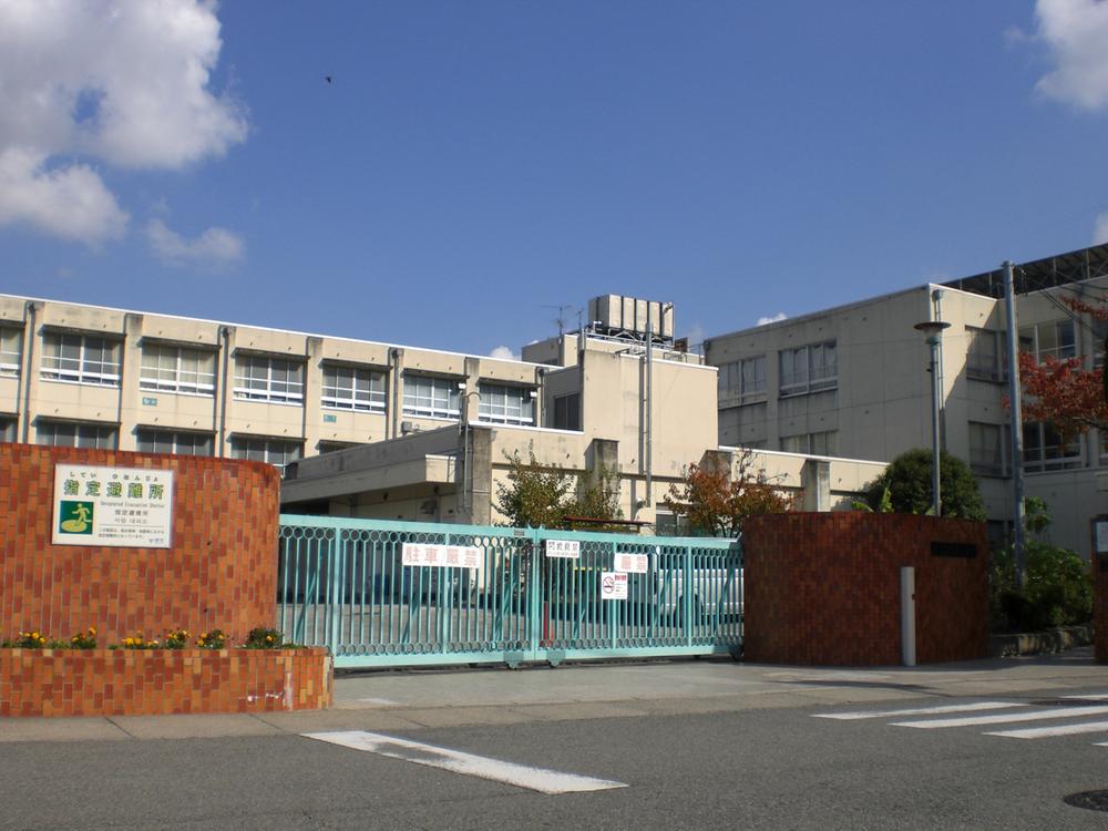 Primary school. Sakaishiritsu Haji 700m up to elementary school
