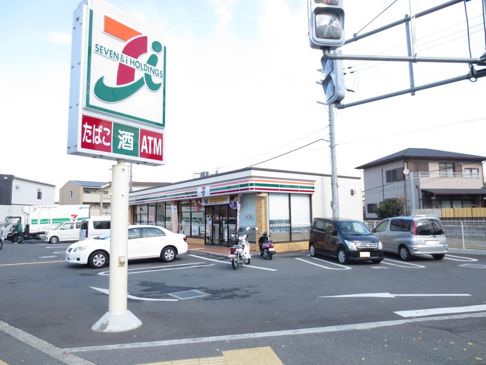 Convenience store. Seven-Eleven 100m until Sakai Hirai shop