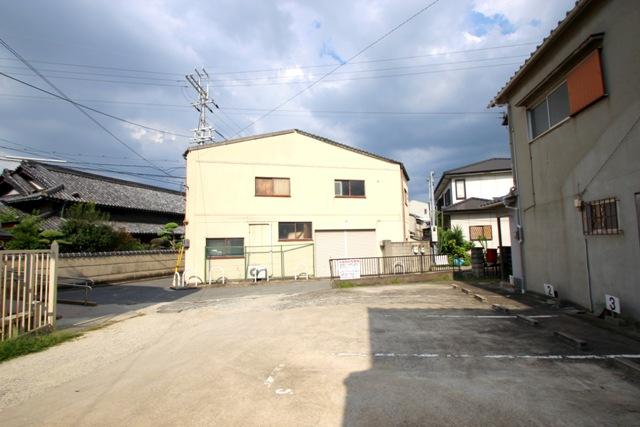 Local land photo. Deep Nishi Elementary School nearby! It is located facing to foster children