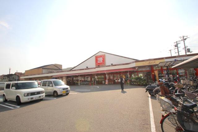 Supermarket. MatsuHajime Hojo to the store 838m