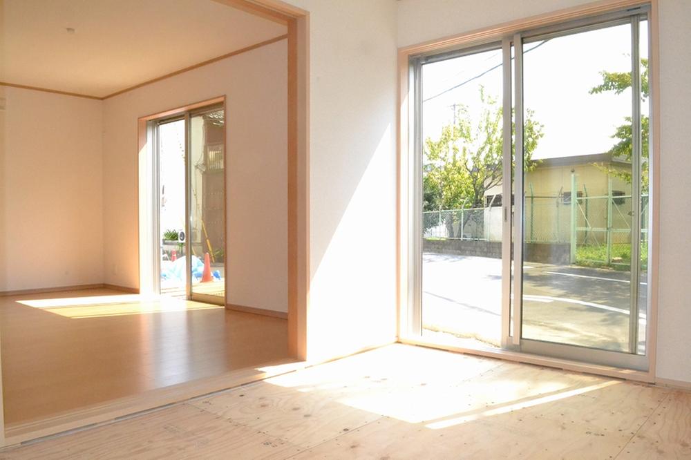 Living. Local 2013 November Building 3