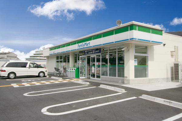 Convenience store. FamilyMart Kyoya Hatayama-cho, 100m to the store