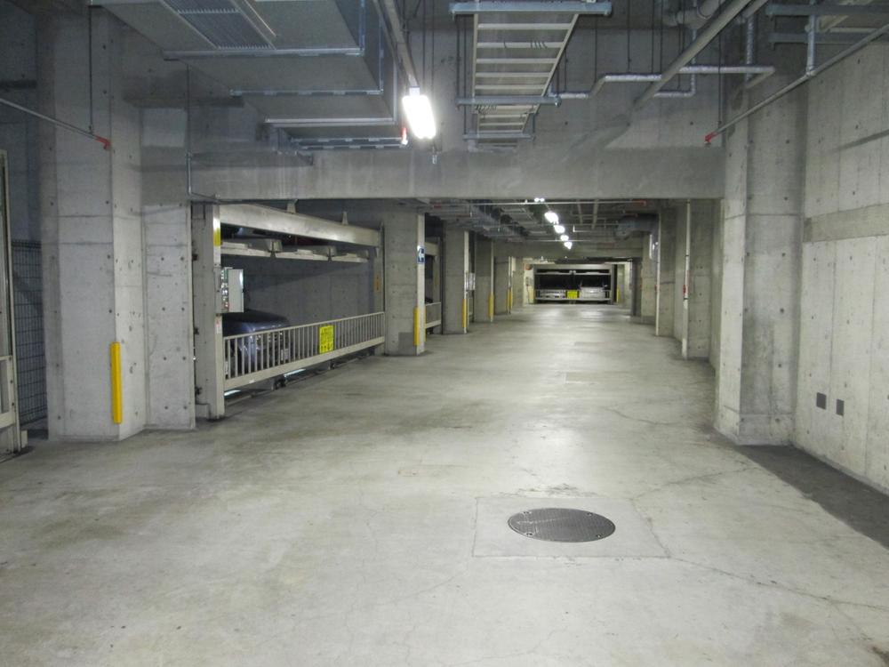 Parking lot. Is a parking lot of the underground.