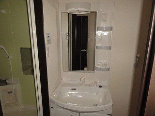Washroom. It is a basin with shampoo dresser. 