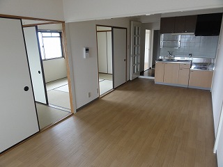 Living and room. Spacious LDK ^^