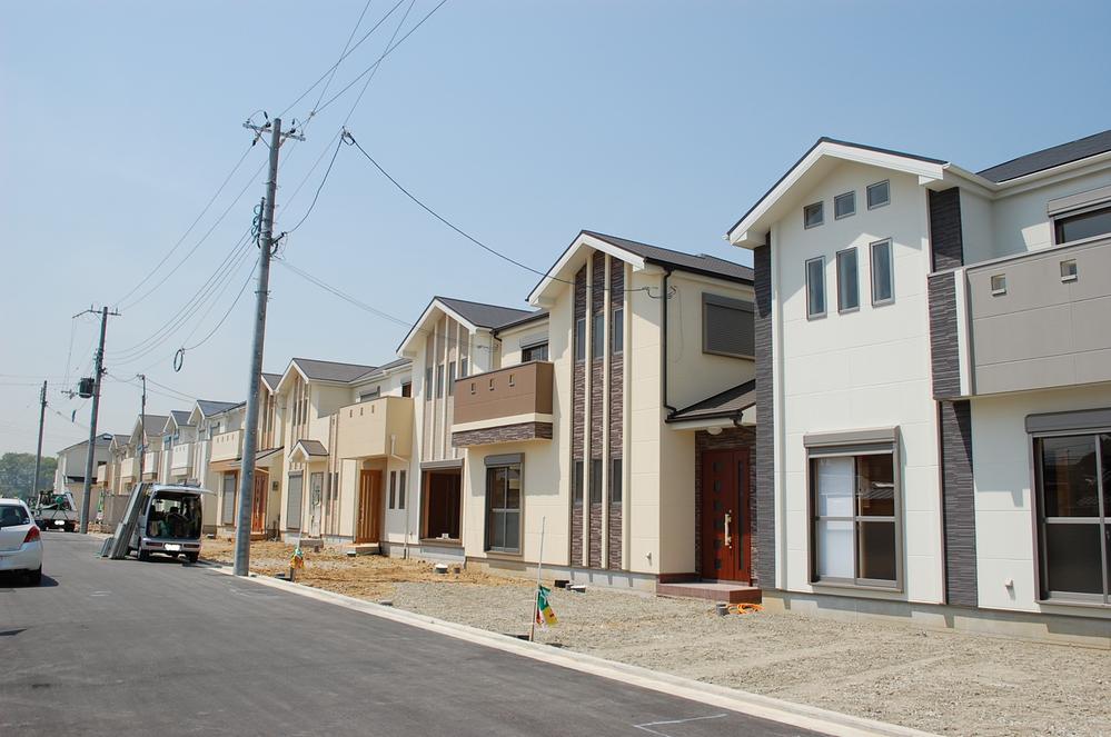 Local appearance photo. All 28 compartments Spacious streets of more than all households site 36 square meters. Front road spacious 6.7m. Walking distance to deep Station about 13 minutes.