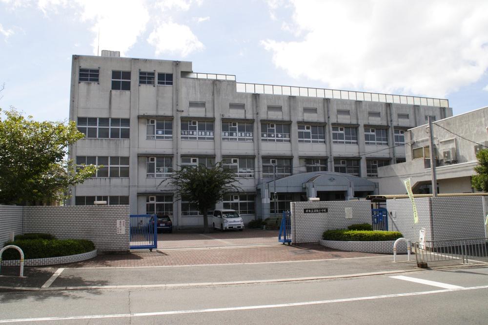 Primary school. Sakaishiritsu Fukasaka until elementary school 866m