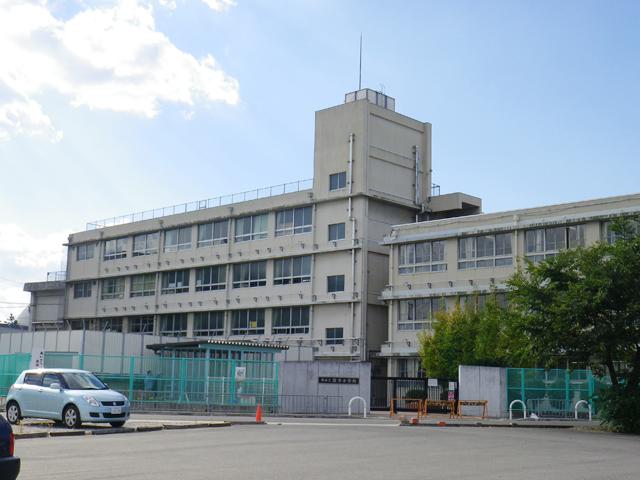 Primary school. Sakaishiritsu deep up to elementary school 990m
