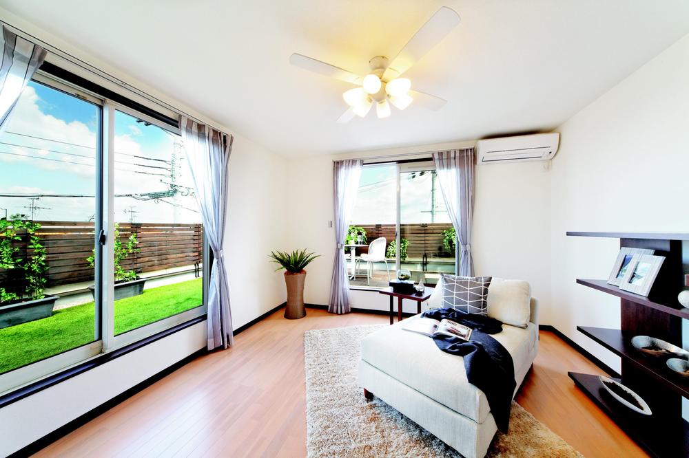 Same specifications photos (Other introspection)