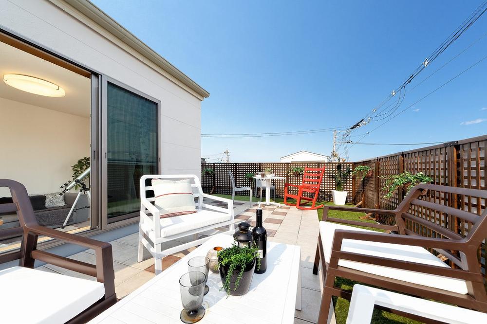 Balcony. Garden terrace of the "Plus One". Fun, such as BBQ of inviting gardening and friends will increase.