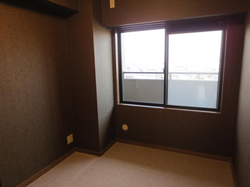 Non-living room. 4.5 Pledge of Western-style ・ It is also good ventilation