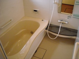 Bath. Wide bathtub ^^ bathroom. With reheating function ^^