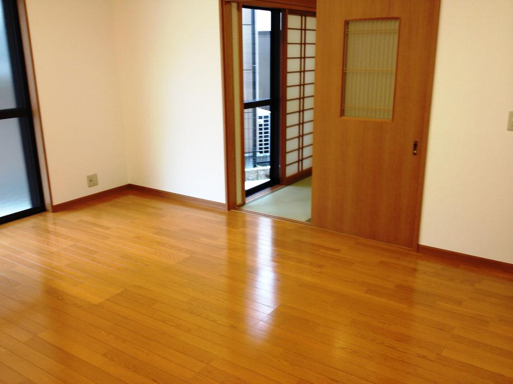 Living. Immediate preview for all rooms renovation already ・ New life can start
