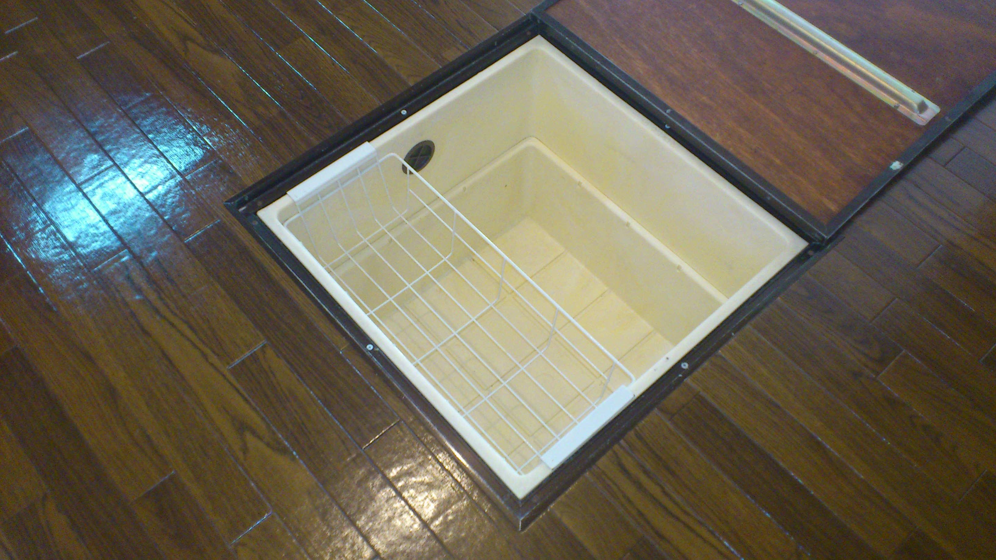 Other Equipment. Underfloor storage