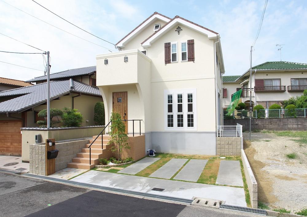 Rendering (appearance). Example of construction