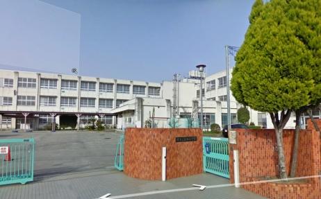 Primary school. Sakaishiritsu Haji until the elementary school 268m