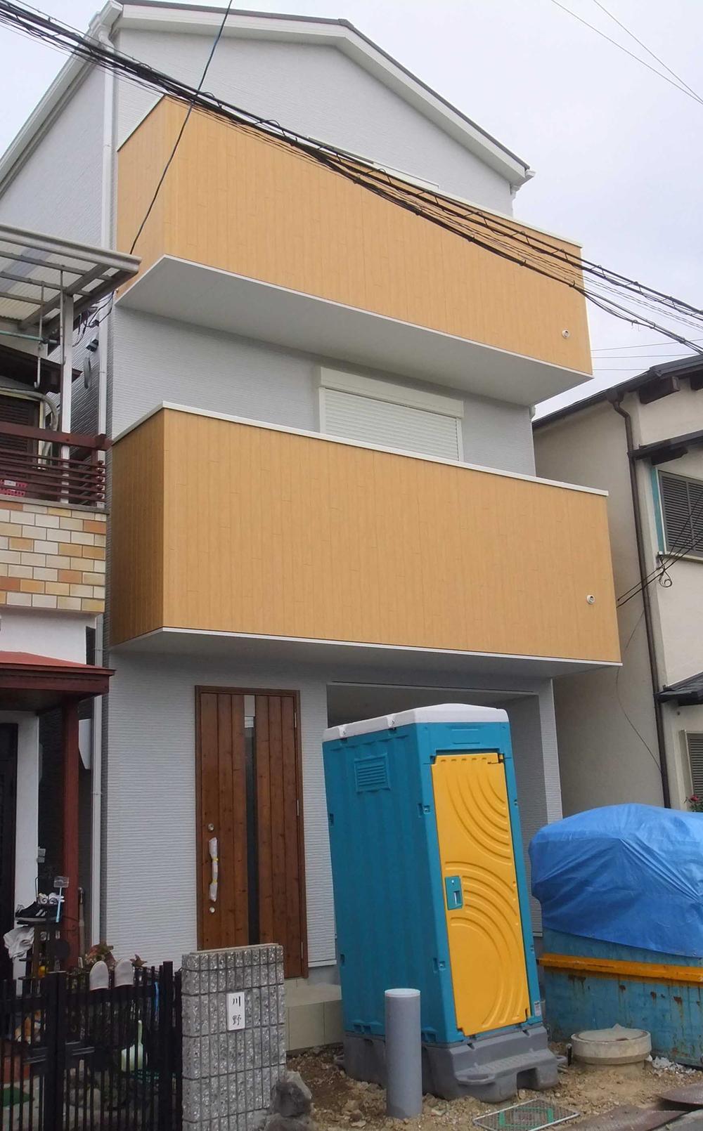 Local appearance photo. Local (12 May 2013) Shooting,