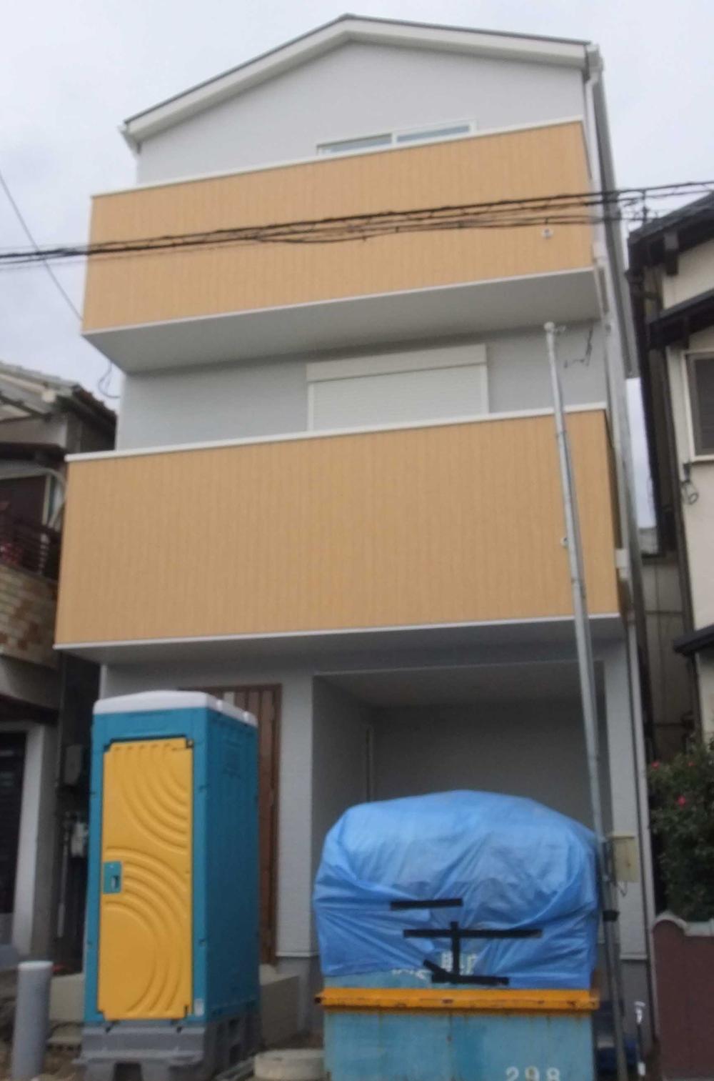 Local appearance photo. Local (12 May 2013) Shooting