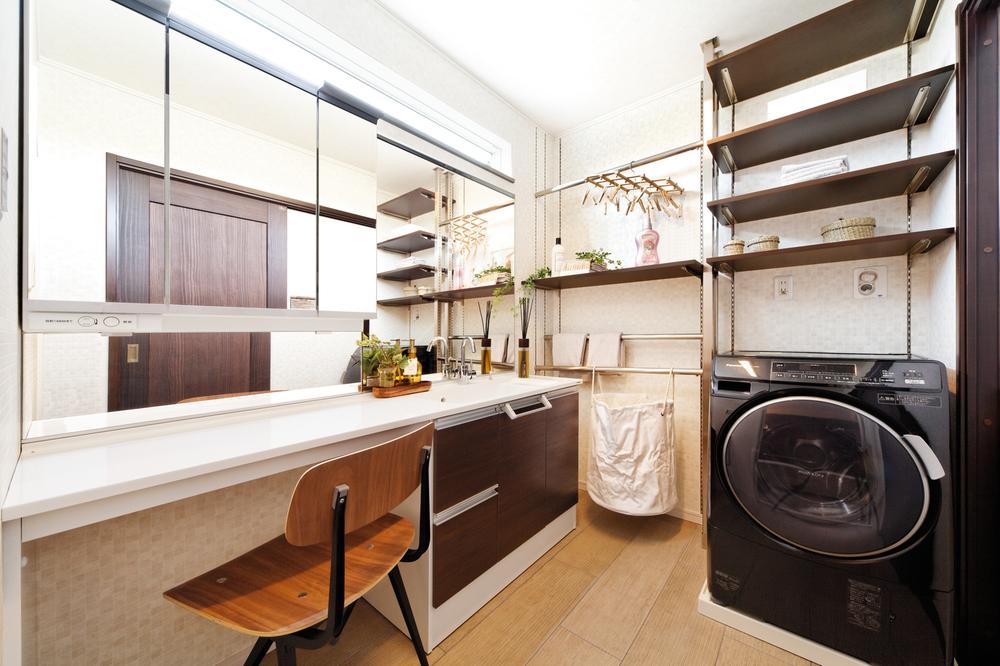 Model house photo. Modern taste of lavatory (Izumi model house