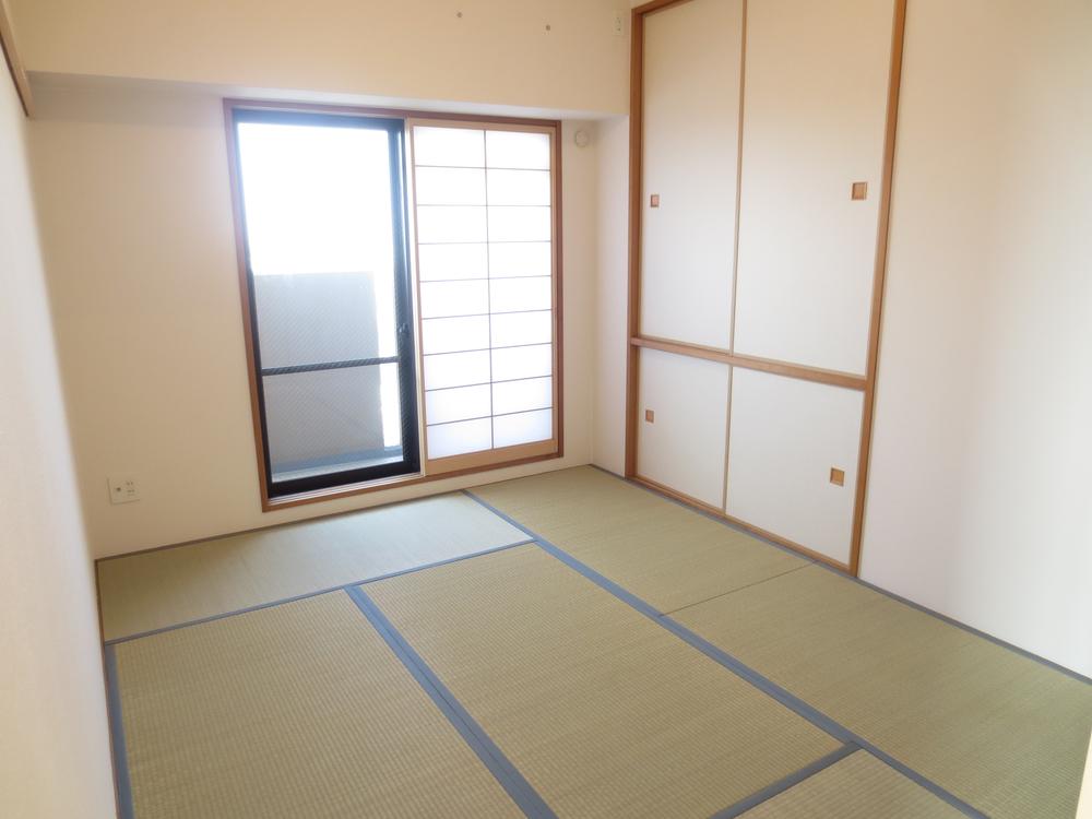 Non-living room. Also it comes with a closet in the Japanese-style room ☆