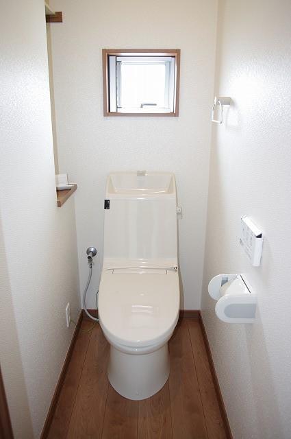 Toilet.  [Model House: No. 6 areas]  It is very bright toilet because there is a window to the front on!