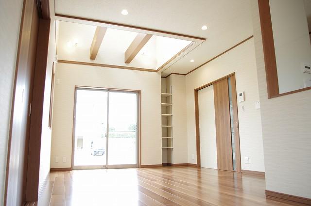 Living.  [Model House: No. 6 areas]  Spacious living room has become a stairwell! I feel very widely.