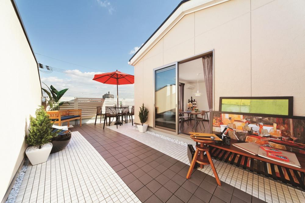 Balcony. Available at "Plus One", Wide ~ Have a balcony. Of course, the laundry plenty Hoseru of the, Such as gardening and BBQ, This outdoor space that can be used freely.