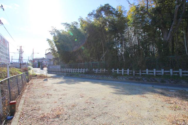 Local photos, including front road. There is Otori Taisha before.
