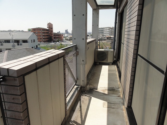 Balcony. Because the south-facing balcony, Day pat