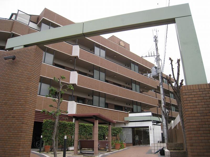 Local appearance photo. Local (11 May 2013) Shooting