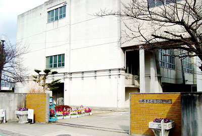 Primary school. Fukusen until elementary school 890m walk 12 minutes