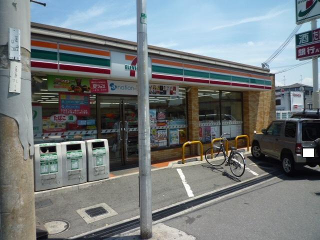Convenience store. Seven-Eleven Sakai Uenoshiba cho 3 to Chomise 531m