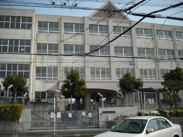 Primary school. Sakaishiritsu Uenoshiba up to elementary school (elementary school) 286m