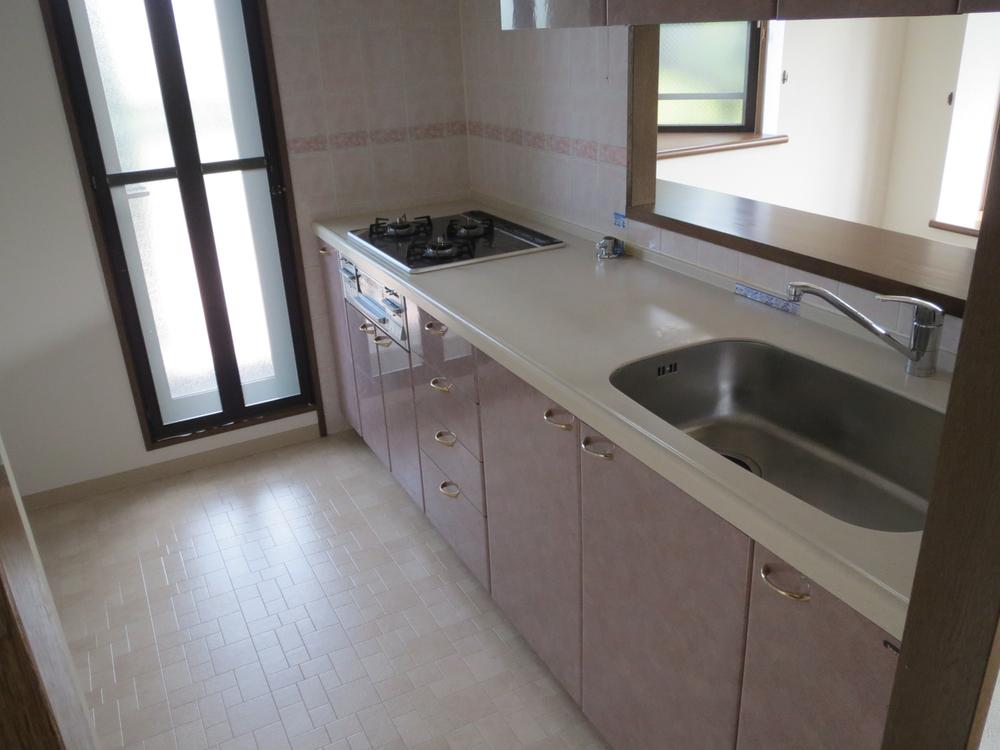 Kitchen. Indoor (10 May 2013) Shooting