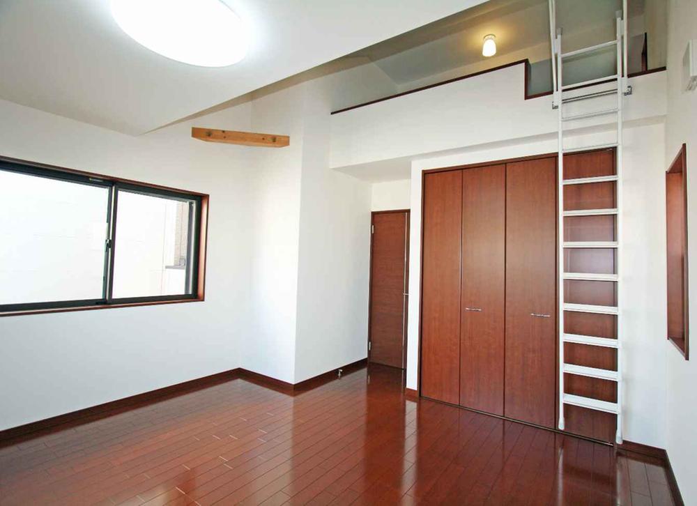 Non-living room. Western-style is with a loft ☆ It will put also closed, such as those of your hobby ☆